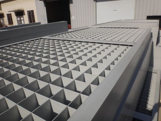 Grille en fibre de verre moulée renforcée carré avec barre transversale de 6x6 mm